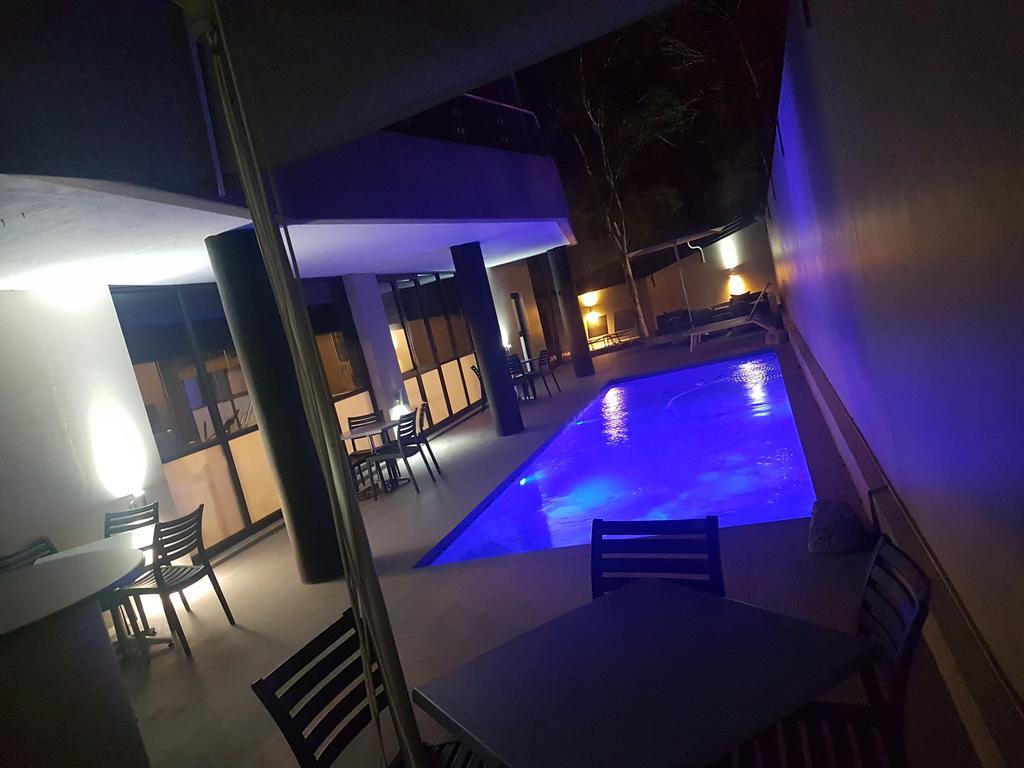 Weom Apartments Sandton Exterior photo