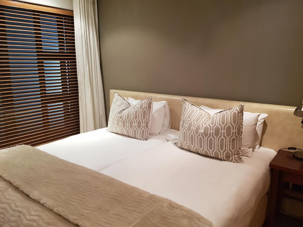 Weom Apartments Sandton Exterior photo